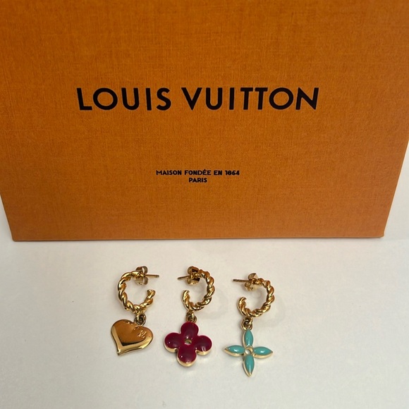 Louis Vuitton Gold Earrings Set of 3 Interchangeable 1.25” Gold Heart - Picture 1 of 3